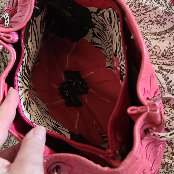 Beautiful Brighton embroidered shoulder bag - Picture 4 of 12